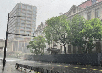 Shangai goditet nga tajfuni më i fortë në disa dekada