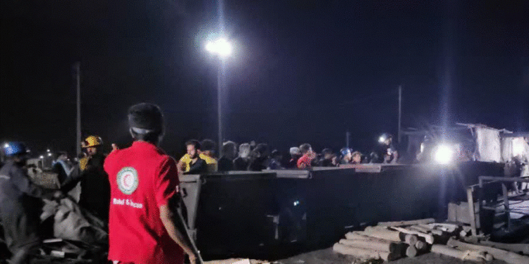 Të paktën 30 të vdekur pas shpërthimit në një minierë qymyri në Iran