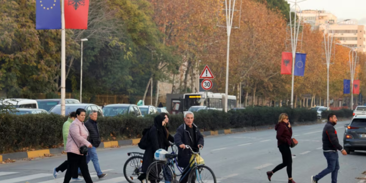 Shqipëria ftohet ta hapë kapitullin e parë në bisedimet për anëtarësim në BE
