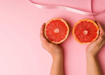 Cilat ushqime ndihmojnë në parandalimin e kancerit të gjirit?