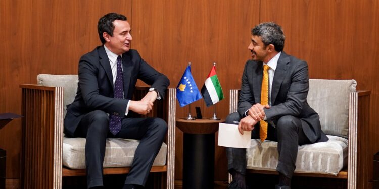 Kurti takon ministrin e Jashtëm të Emiratëve të Bashkuara Arabe, flasin për rritjen e bashkëpunimit ekonomik
