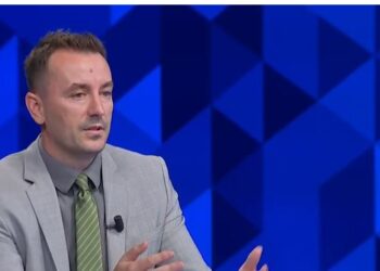 Xani: Deklarata e Hovenier mund të kuptohet mungesë respekti ndaj atij që e drejton