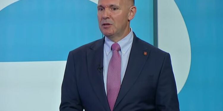 Ish-atashehu ushtarak në ShBA: Nuk shoh rrezik për një luftë me Serbinë