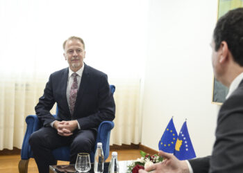 Kurti takohet me shefin e BE’së: Kosova, e përkushtuar të kryejë reformat e nevojshme për anëtarësim në BE