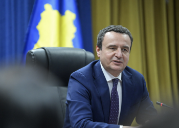 Kurti: Për tre vjet nga shtesat përfituan 60 mijë nëna e 410 mijë fëmijë