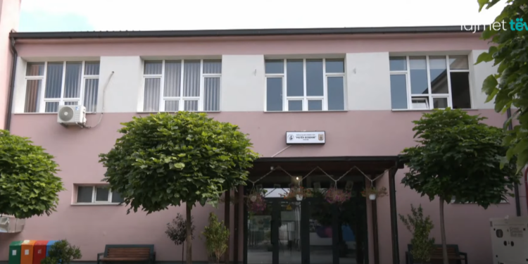 Pengoi procesin mësimor, arrestohet ish-mësimdhënësja e shkollës “Pjetër Bogdani”