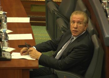 Behgjet Pacolli deputeti me më së shumti mungesa në Kuvend gjatë sesionit pranveror