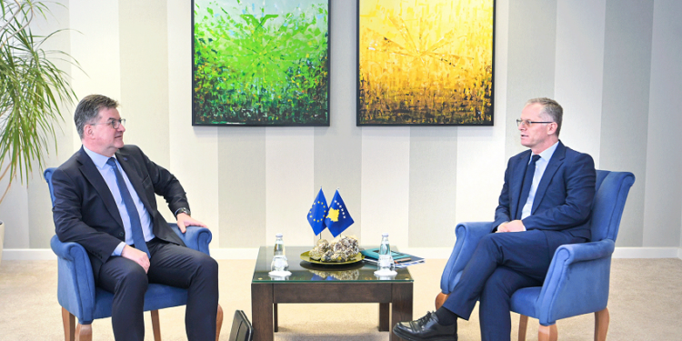 Bislimi pas takimit me Lajçakun: Ura e Ibrit duhet të hapet pa vonesa dhe pa pengesa të mëtejme