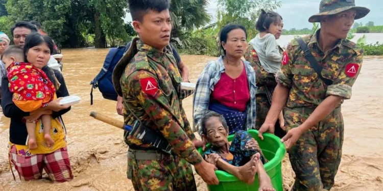 Mbi 200 njerëz të vdekur nga përmbytjet në Mianmar