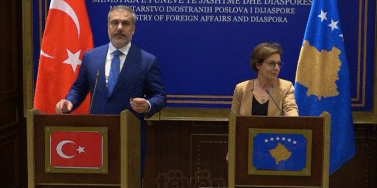 Ministri turk: Problemet Kosovë – Serbi do të zgjidhen vetëm me dialog