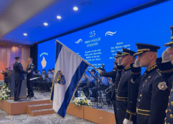 Policia e Kosovës intonon himnin për herë të parë 25 vjet pas themelimit