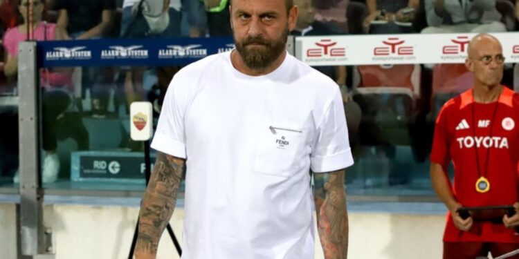 Roma shkarkon De Rossin