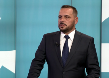 Maqedonci i bën thirrje të rinjve që të bëhen ushtarë të Kosovës