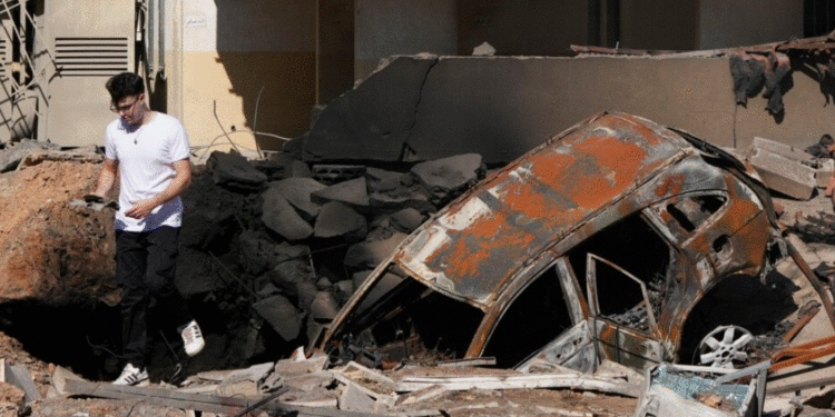 Izraeli i vazhdon bombardimet në Liban