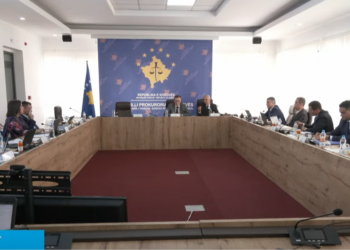 Pagat e anëtarëve joprokurorë nxisin debat mes u.d kryeprokurorit të Shtetit dhe kryesuesit të KPK-së