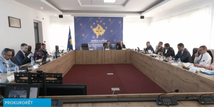 Pagat e anëtarëve joprokurorë nxisin debat mes u.d kryeprokurorit të Shtetit dhe kryesuesit të KPK-së