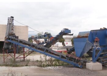 Gurëthyesit ende në pritje të licencave, nga opozita akuzojnë KPMM-në për ndikim nga politika