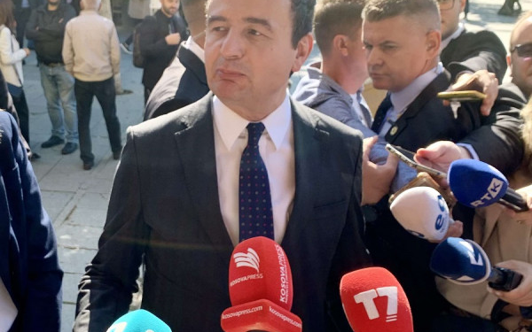 Kurti reagon me fjalë të Konjufcës rreth aktakuzës për Banjskën: “Më mirë vonë se kurrë”