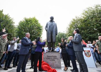 Kurti: Presidenti Rugova përfaqësonte politikat e tij brenda e jashtë, për liri, demokraci e pavarësi