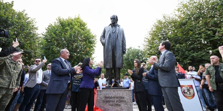 Kurti: Presidenti Rugova përfaqësonte politikat e tij brenda e jashtë, për liri, demokraci e pavarësi