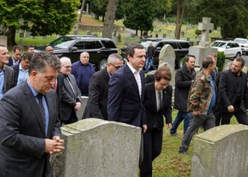 ​Kurti nderon vëllezërit Bytyqi: Dëshmi e qartë e krimeve të Serbisë ndaj shqiptarëve