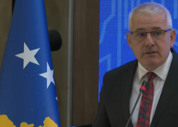 Sveçla: Reforma në Administratën Publike dita ditës po përmirësohet