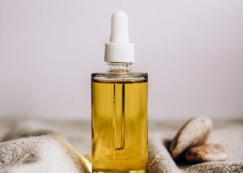 9 arsye pse duhet të përdorni serumin e vitaminës C për lëkurën