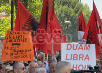 Në Preshevë protestojnë shqiptarët, “Marsho për identitet dhe dinjitet”