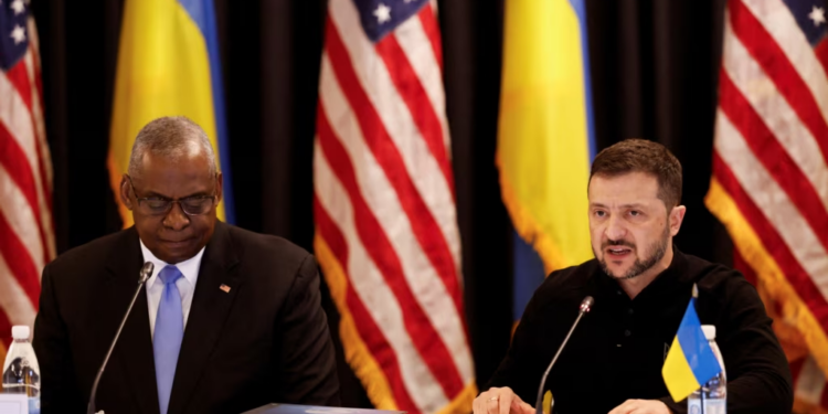 Zelensky u lutet aleatëve për më shumë armë