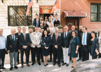 Osmani viziton “Vatrën” në ShBA: Promovoi identitetin kombëtar dhe kauzën për liri