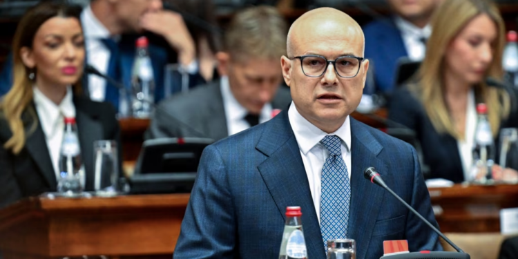 Qeveria serbe urdhëron zbatimin e masave për Kosovën