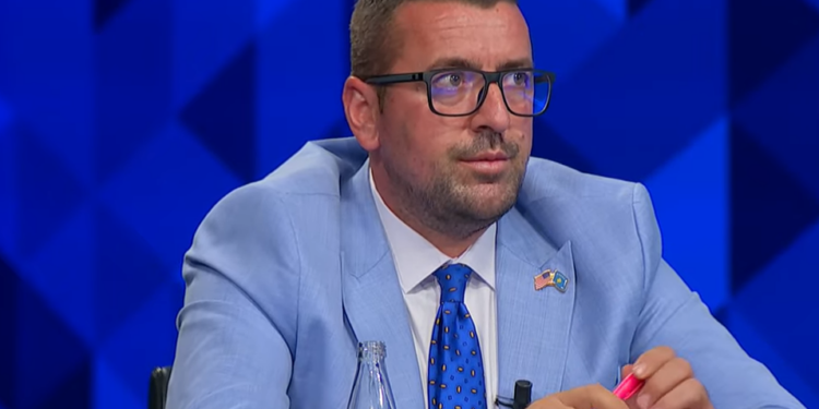 Paralajmërimi i serbëve për bllokada, Rrecaj parashikon lëvizje edhe brenda Kosovës