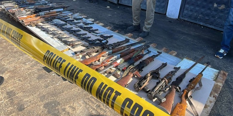 Shkatërrohen armët e konfiskuara nga policia