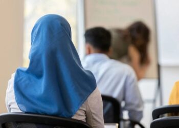 Kërkohet shfuqizimi i udhëzimit administrativ që ndalon shaminë në shkolla