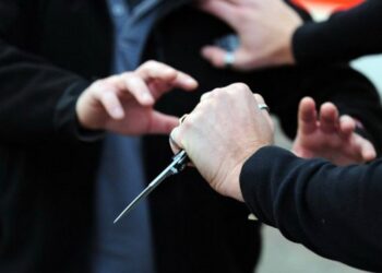 Arrestohen tre persona në Gjakovë, sulmuan me thika dy persona tjerë