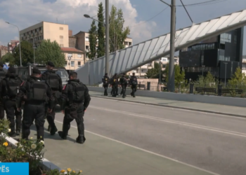 “Ushtrimi është simbolik, po e kryejnë punën e tyre”, karabinierët e KFOR-it ushtrojnë në Urën e Ibrit