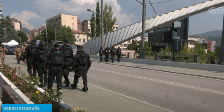 “Ushtrimi është simbolik, po e kryejnë punën e tyre”, karabinierët e KFOR-it ushtrojnë në Urën e Ibrit