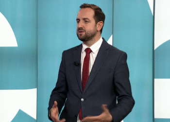 Korenica e Rrahmani thonë që nuk do të votojnë asnjë ligj deri sa të kthehet vajza në shkollë