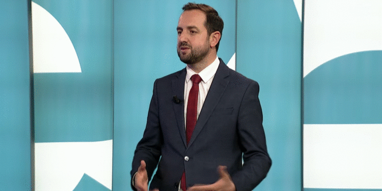 Korenica e Rrahmani thonë që nuk do të votojnë asnjë ligj deri sa të kthehet vajza në shkollë
