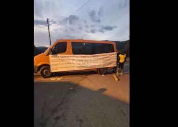 Shtylla elektrike në mes të rrugës në Lipjan, banorët kërkojnë zhvendosjen e saj