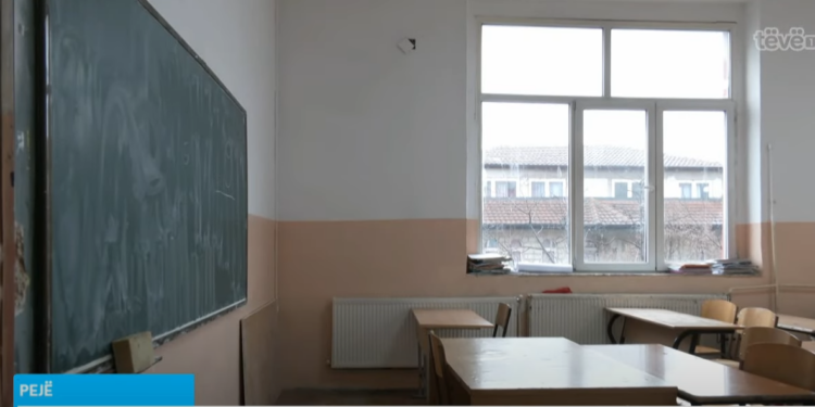 U përjashtua nga shkolla për shkak të mbulesës, shkolla “Bedri Pejani” kërkon qëndrim nga MAShTI
