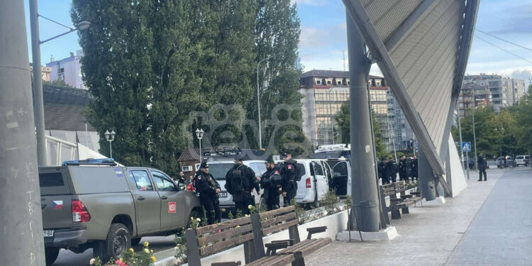 NATO: Vendimi për hapjen e Urës së Ibrit duhet të merret në dialog