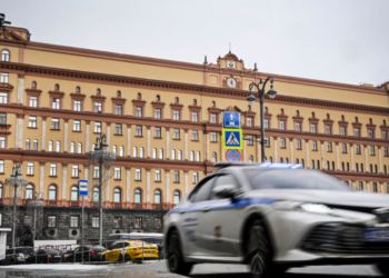 Rusia i dëbon gjashtë diplomatë britanikë