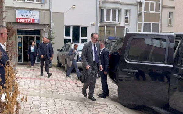 Kasanof në veri të Mitrovicës, takon shoqërinë civile