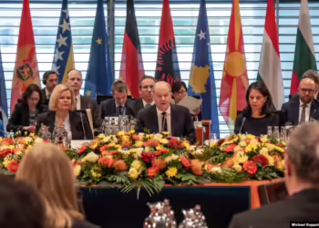 Scholz në samitin e Berlinit: Duhet dinamikë e re në normalizimin e marrëdhënieve Kosovë-Serbi