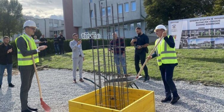 Vihet gurthemeli i punimeve për qëndrim ditor për të moshuarit në Gjilan