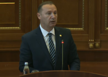 Zemaj: Qeveria Kurti i ka zhytur duart thellë në korrupsion