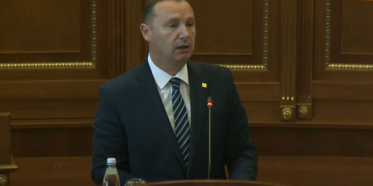 Zemaj: Qeveria Kurti i ka zhytur duart thellë në korrupsion