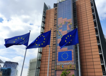 Raporti i Komisionit Evropian – priten kritika për Kosovën dhe Serbinë në raport me dialogun