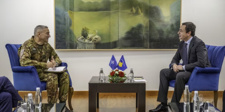 Komandanti i KFOR-it: Dialogu, platforma e vetme për çështjet e pazgjidhura